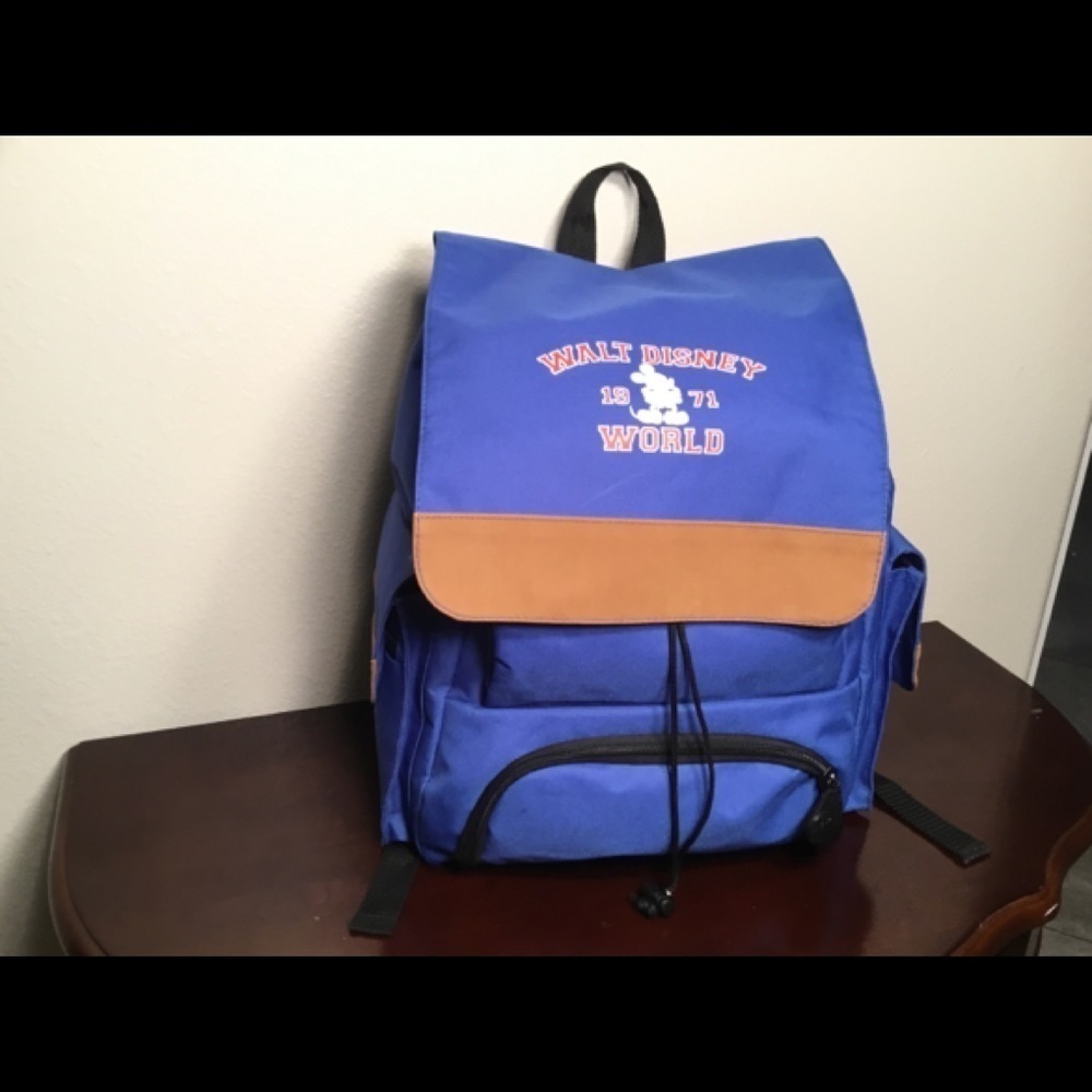 Disney 1971 BACKPACK VERY CLEAN.‎
